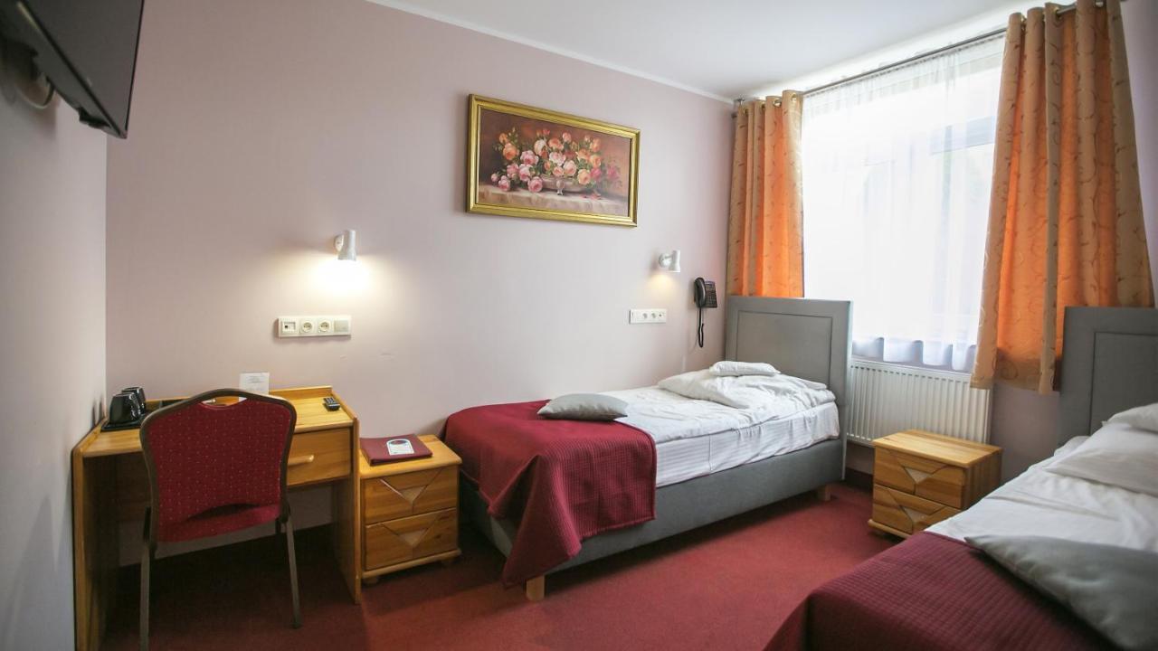 Hotel Unibus Bielsk Podlaski Exterior foto